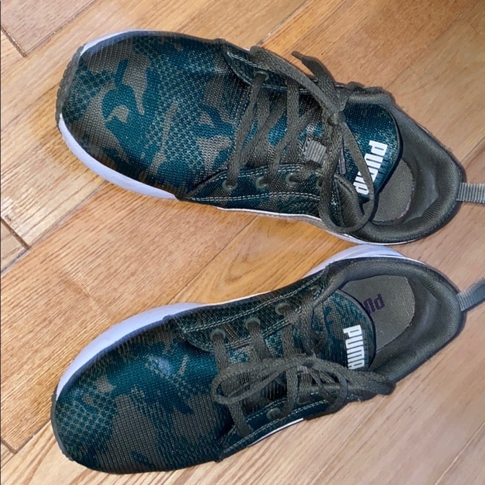 Running shoes